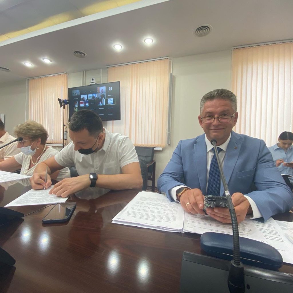 Speech by the co-author of the movement “Massage will save the world” V. Melnik at the Ministry of Education of the Russian Federation