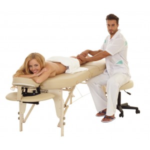 Массаж на дому: приобретаем массажное кресло и складной массажный стол